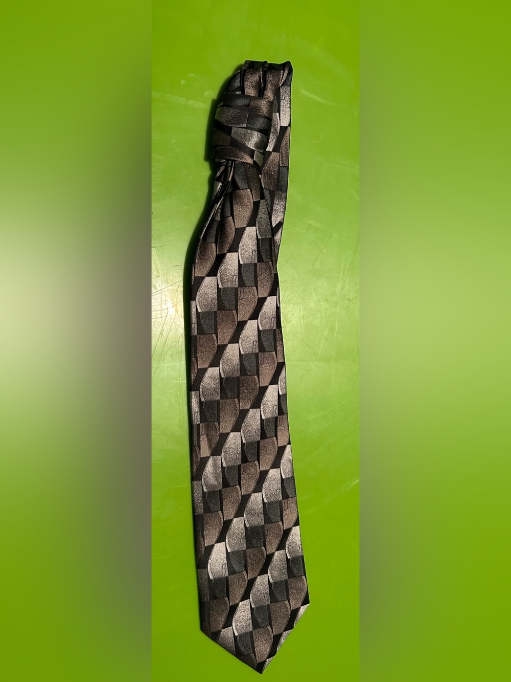 Croft & Barrow Men's Geometric Pattern Necktie in Black and Gray